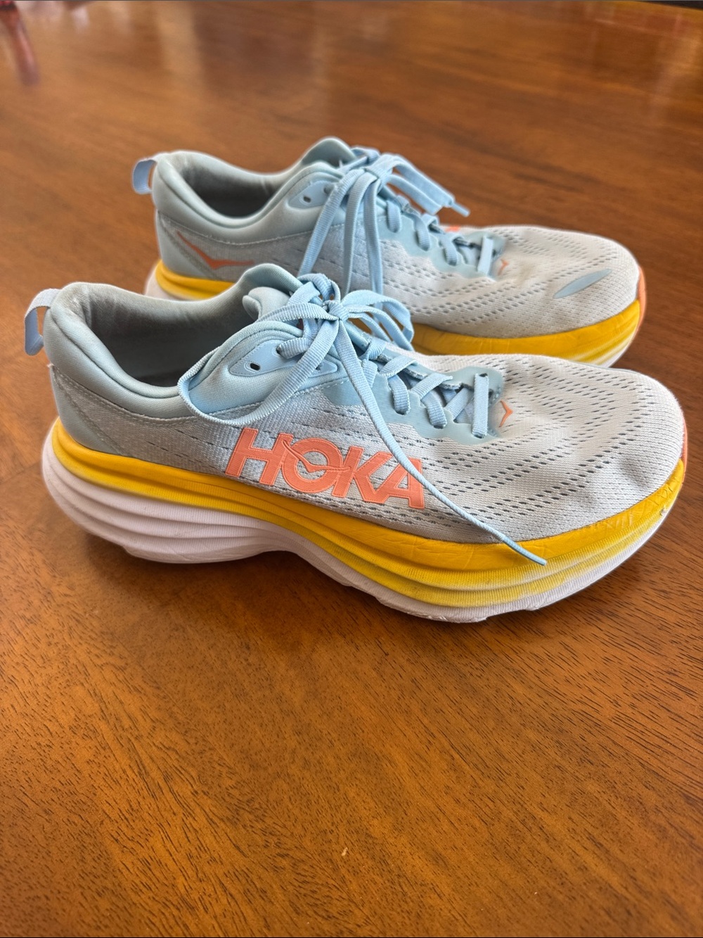 HOKA 💦 Women’s Bondi 8 Light Blue & Yellow Running Shoes size 8.5